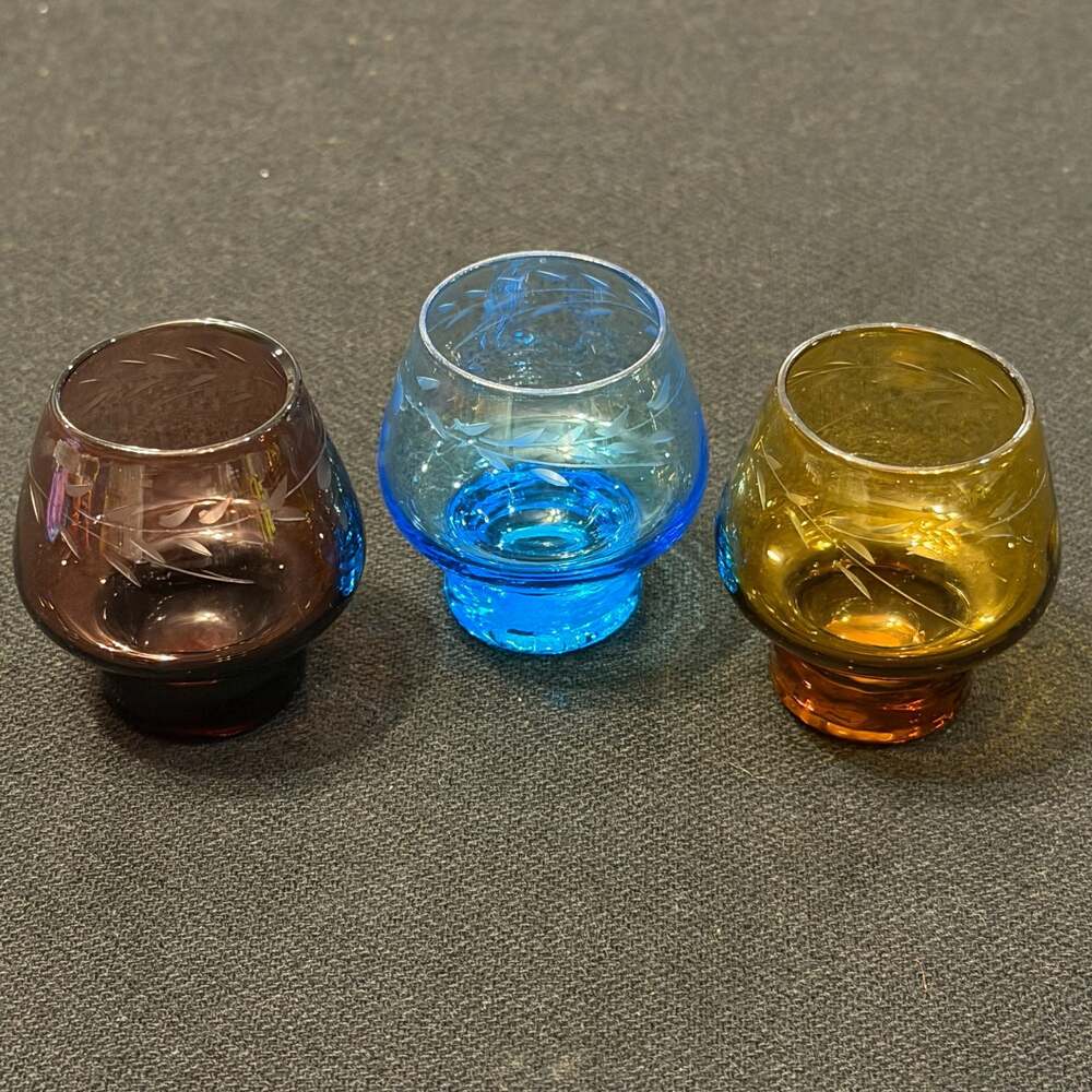 Vintage Mid-Century Etched Glass Mini Cordial Shot Glasses Set of 3  - 2” Tall